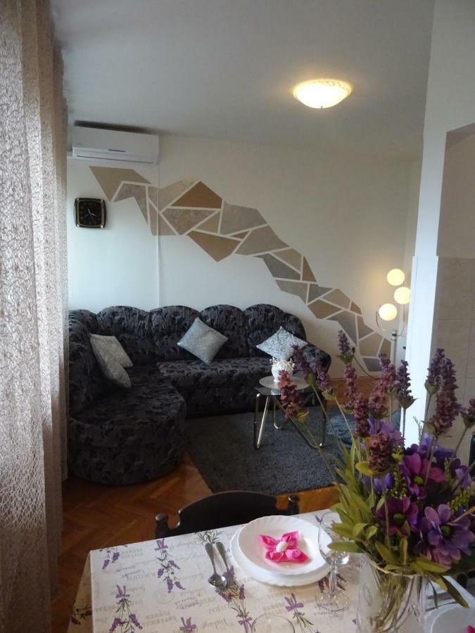 Apartman Iris S Terasom غييكا المظهر الخارجي الصورة