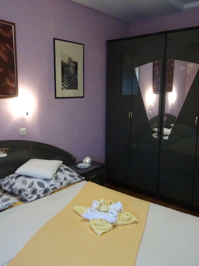 Apartman Iris S Terasom غييكا المظهر الخارجي الصورة