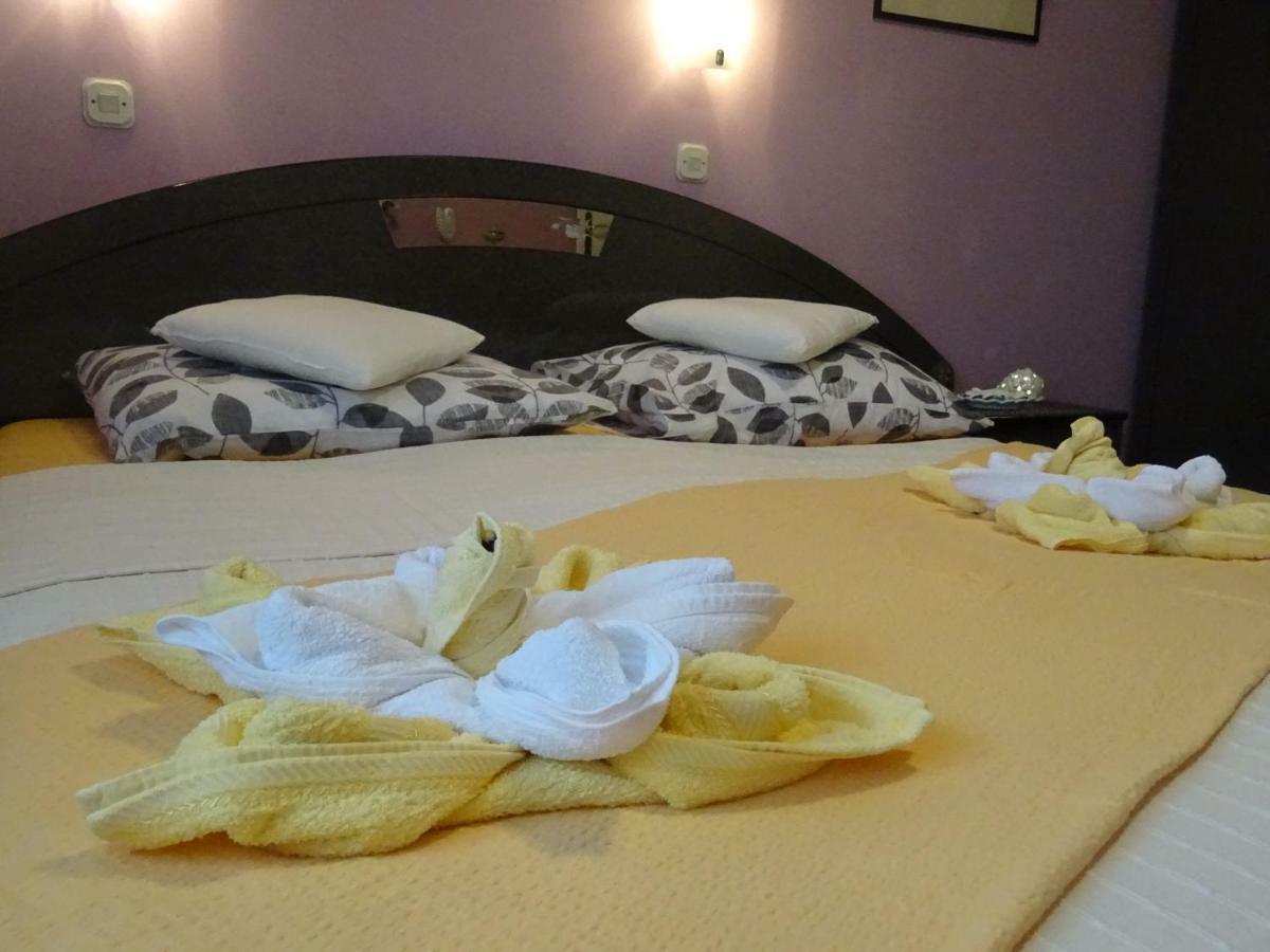 Apartman Iris S Terasom غييكا المظهر الخارجي الصورة