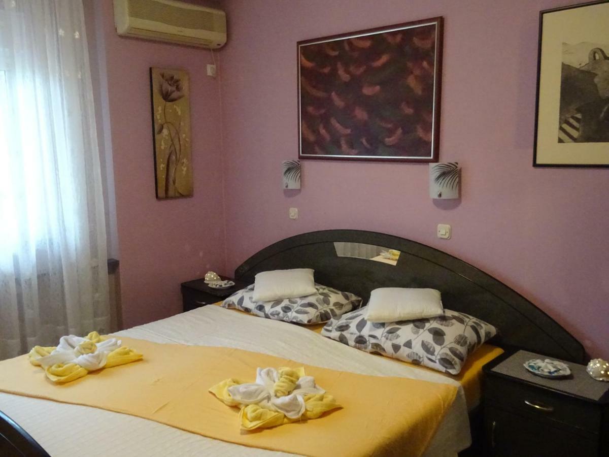 Apartman Iris S Terasom غييكا المظهر الخارجي الصورة