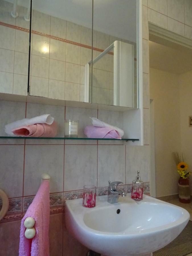 Apartman Iris S Terasom غييكا المظهر الخارجي الصورة