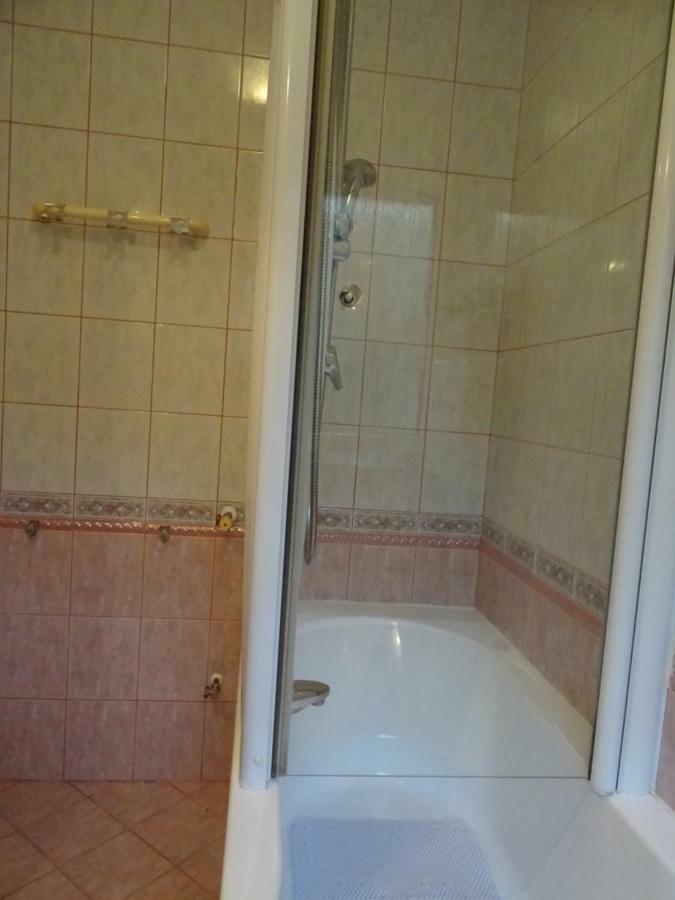 Apartman Iris S Terasom غييكا المظهر الخارجي الصورة
