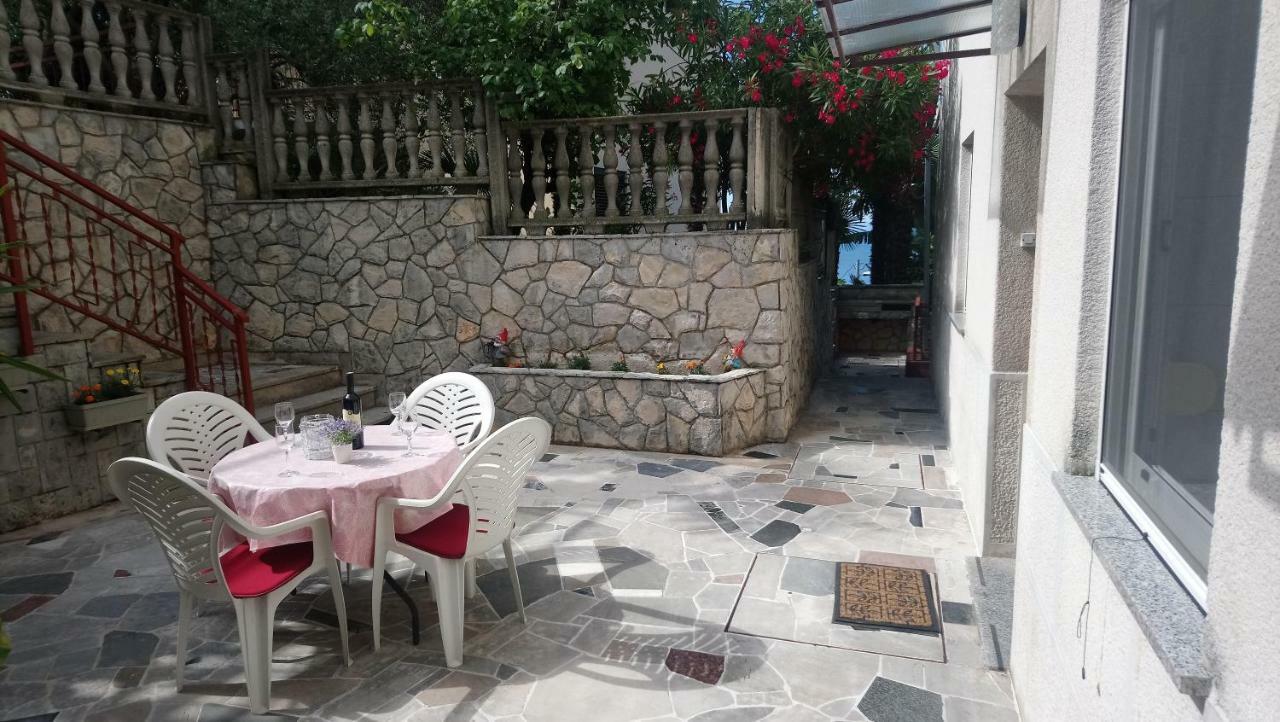 Apartman Iris S Terasom غييكا المظهر الخارجي الصورة